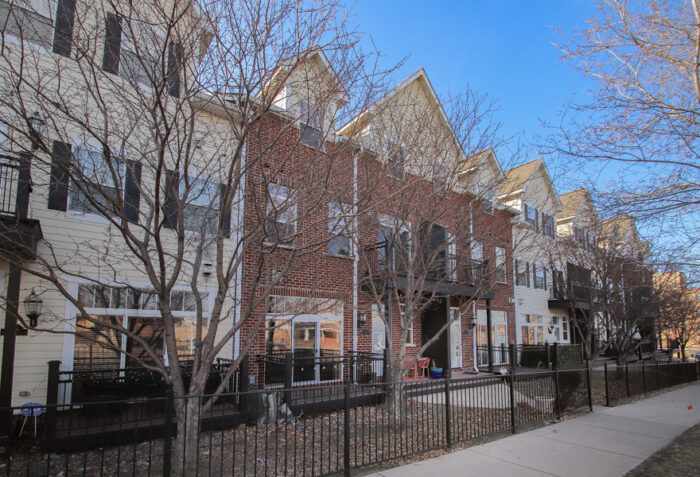 527 Snelling Avenue South #9 St Paul rowhome in Highland park
